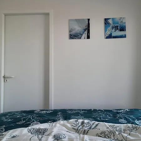 Seaview Apartment *